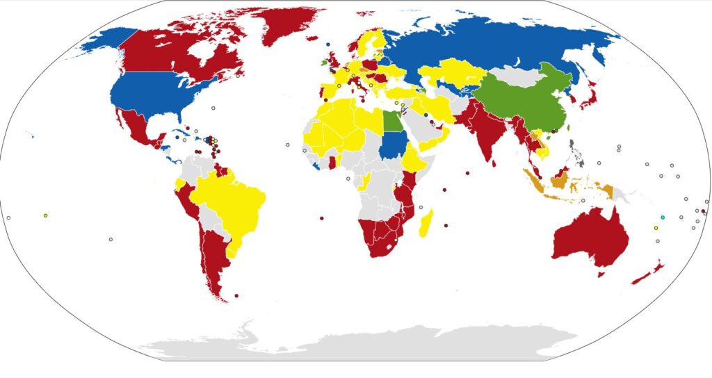 2025年時点での世界各国の郵便ポストの主な色を示す地図(出典:Wikimedia Commons)